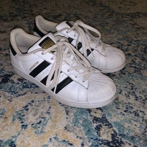 (PRICE IS FIRM) Adidas Superstar Shoe